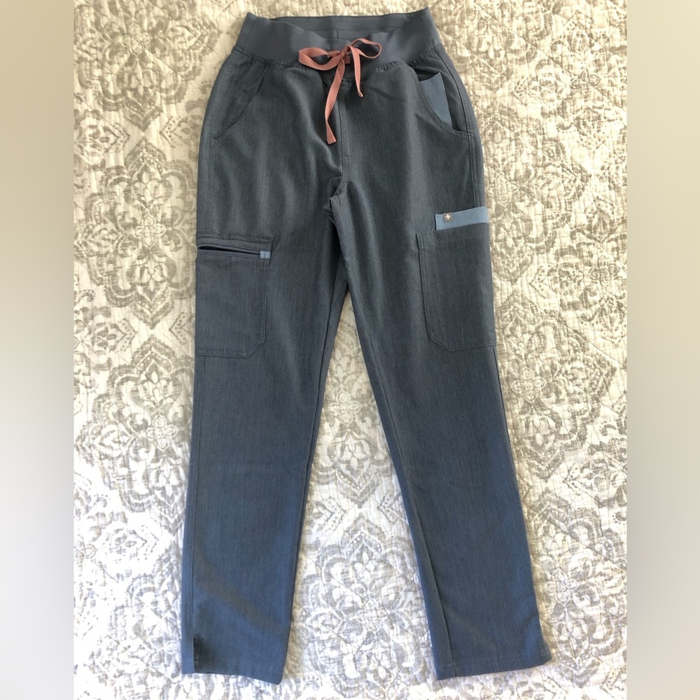 Figs Scrubs Heather Denim Set XXS Catarina top & XS Yola Skinny 2.0 pants - Picture 5 of 8